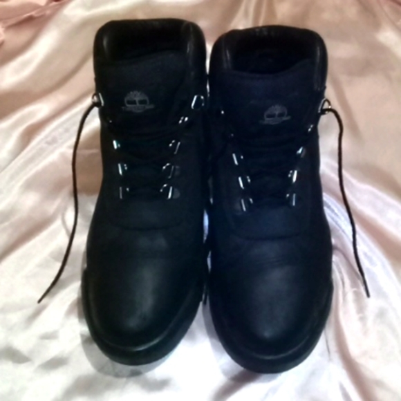 Good used timberland boots size 10 mens - Picture 8 of 8